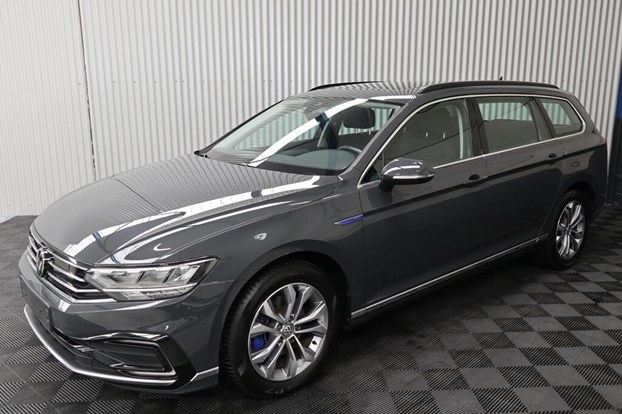 Kenidi: Volkswagen Passat Variant