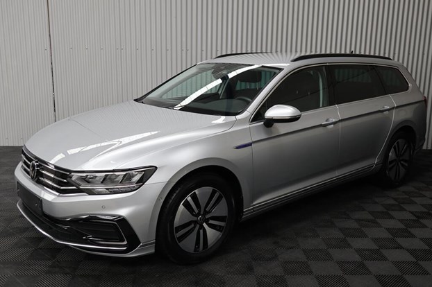 Kenidi: Volkswagen Passat Variant