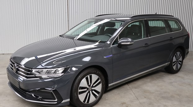 Kenidi: Volkswagen Passat Variant